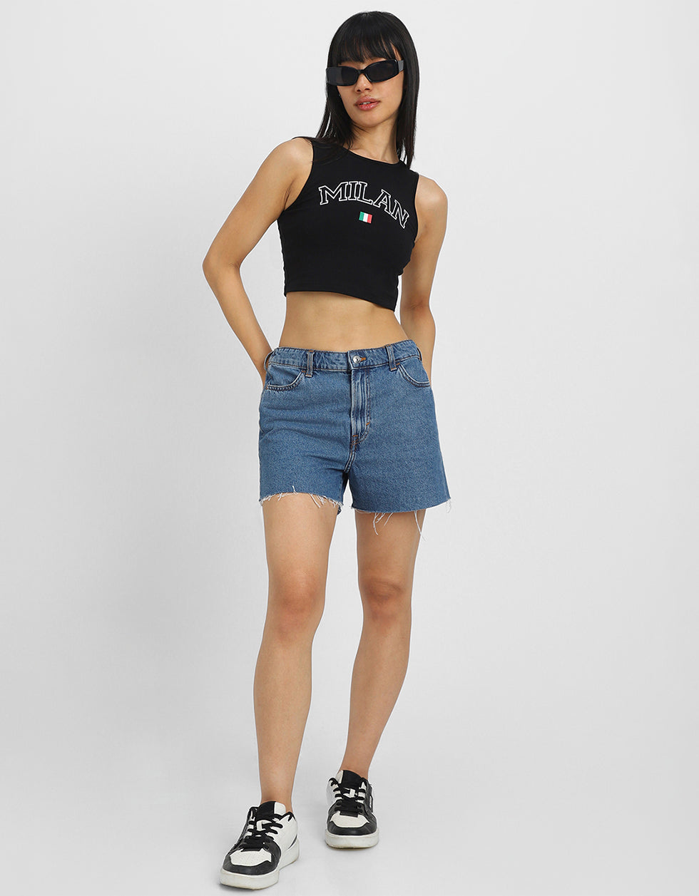 Black Graphic Printed Round Neck Cropped Tank Top