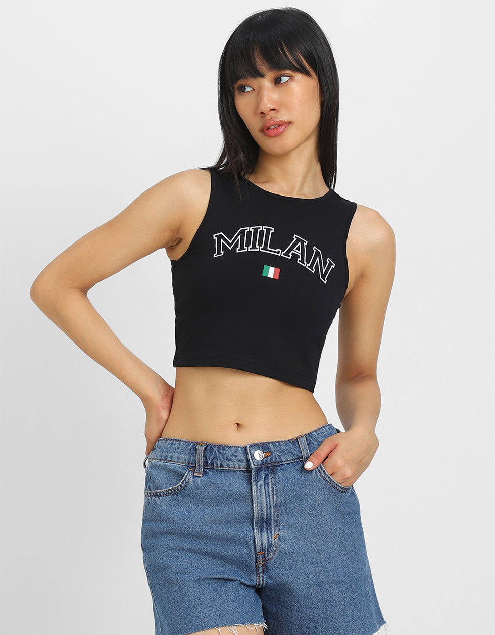 Black Graphic Printed Round Neck Cropped Tank Top