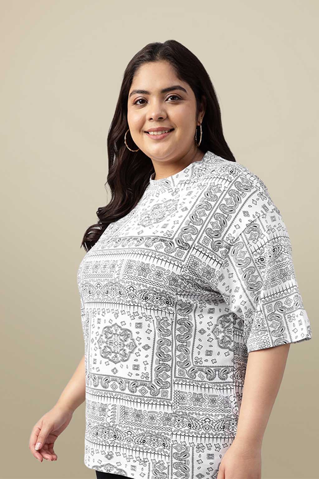Paisley White Plus Size Oversized T-shirt