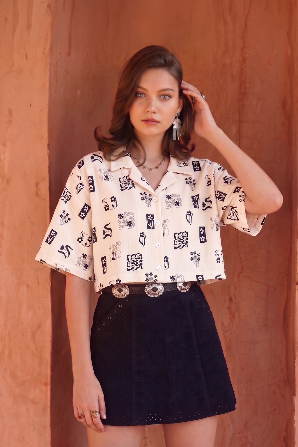 AOP Swanwhite Deep Navy  Oversized crop Shirt