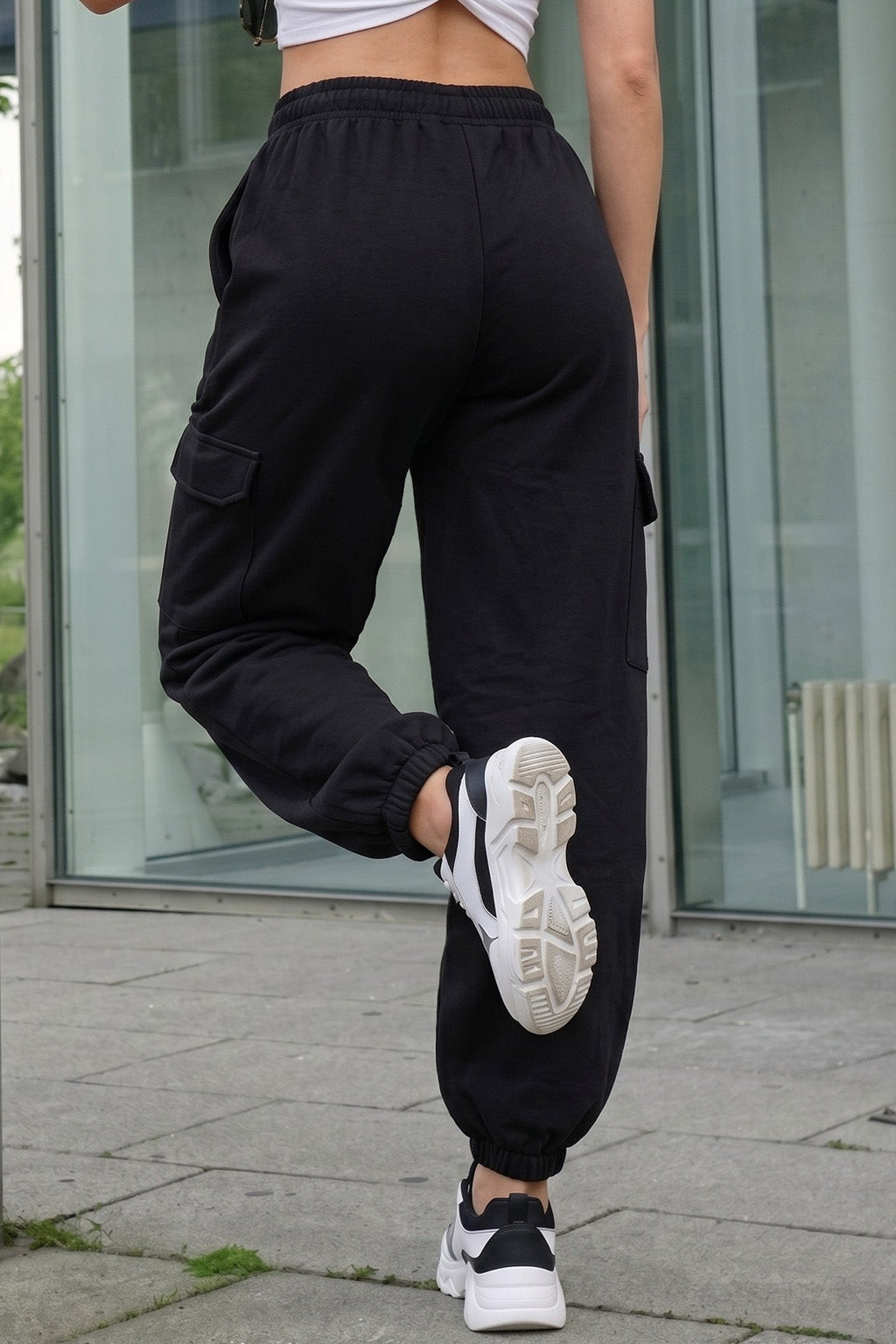 Black Solid Baggy Fit Cargo Jogger