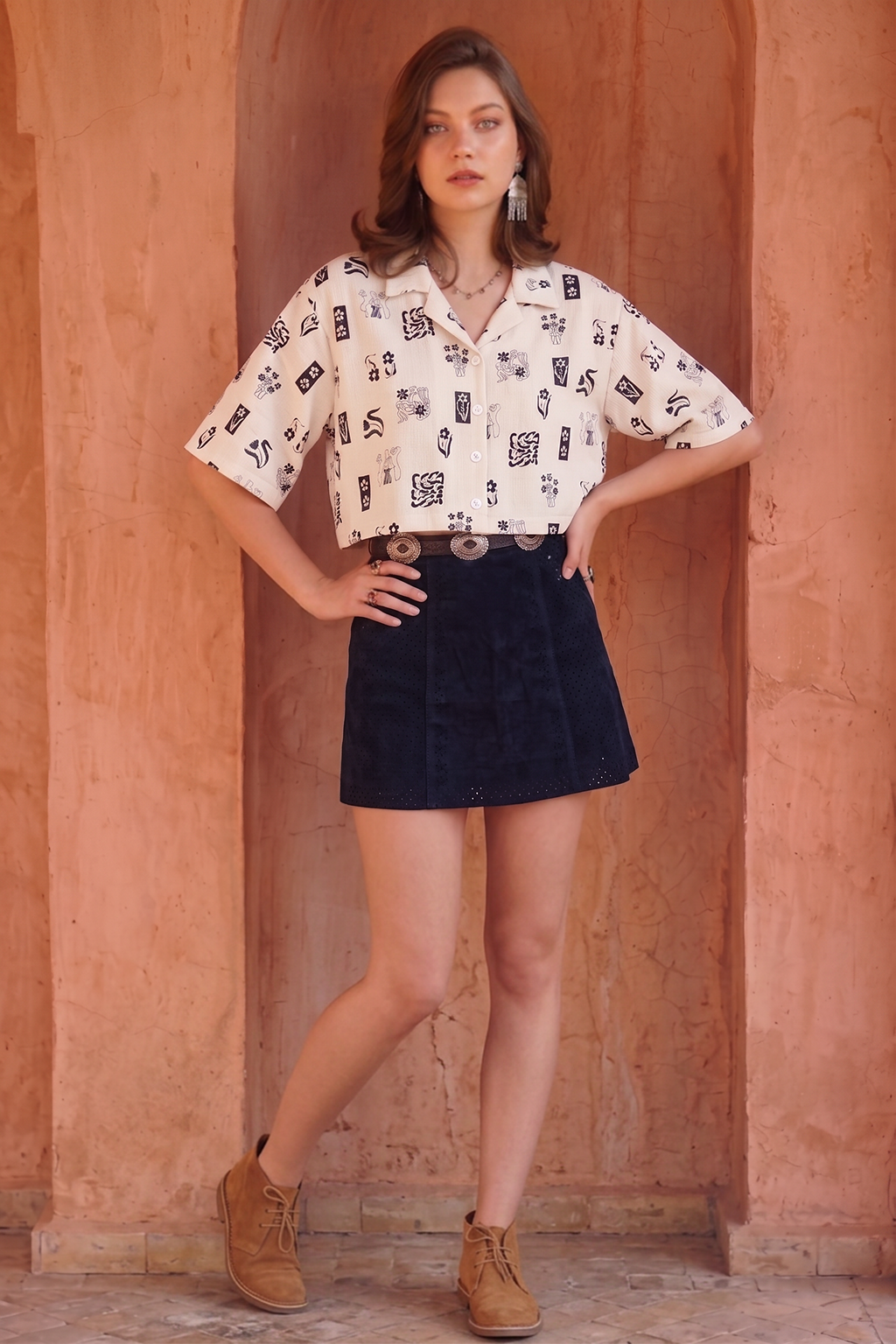 AOP Swanwhite Deep Navy  Oversized crop Shirt