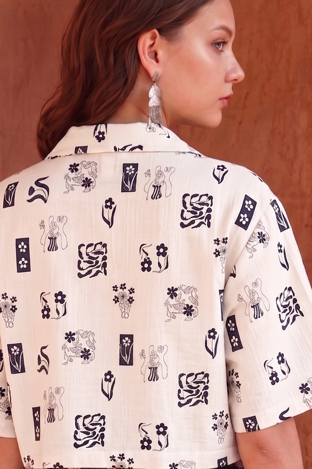 AOP Swanwhite Deep Navy  Oversized crop Shirt