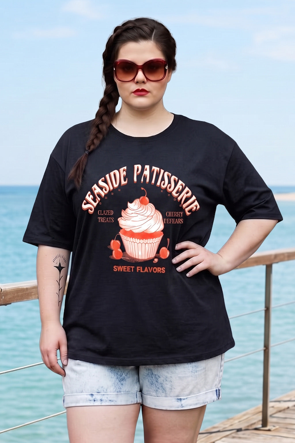 Seaside Travel Black Plus Size Printed T-shirt