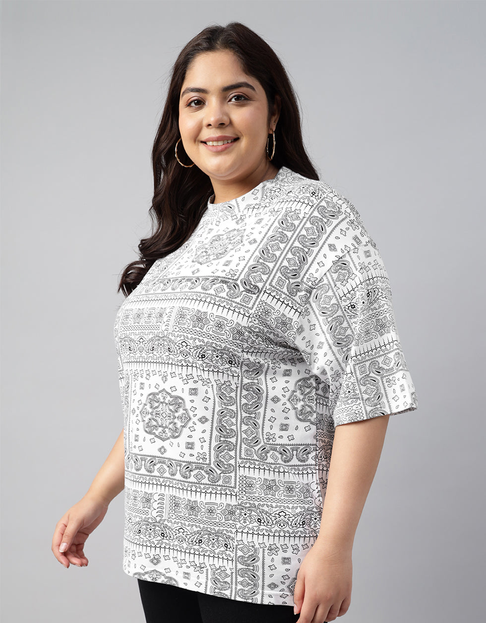 Paisley White Plus Size Oversized T-shirt